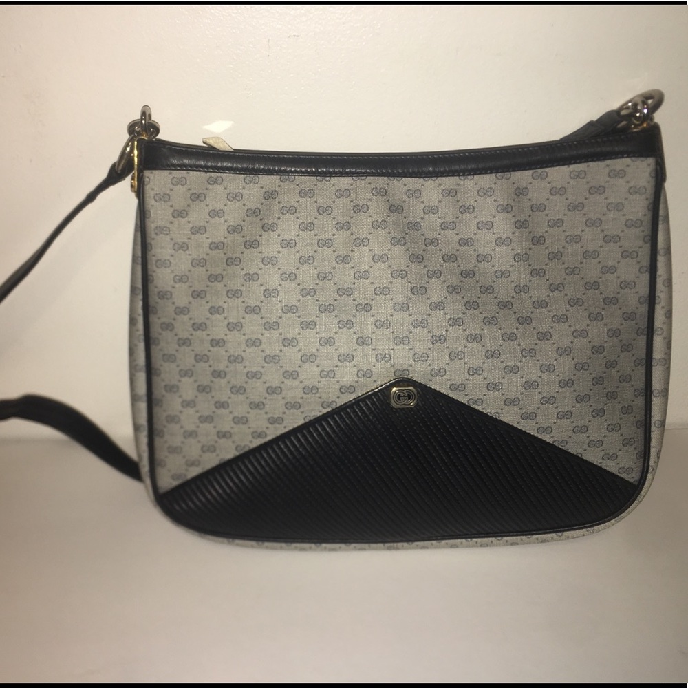 Vintage 70s Authentic Gucci GG Shoulder Handbag